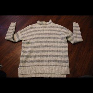 AMERICANEAGLEOUTFITTERS STRIPEDTURTLENECK SWEATER